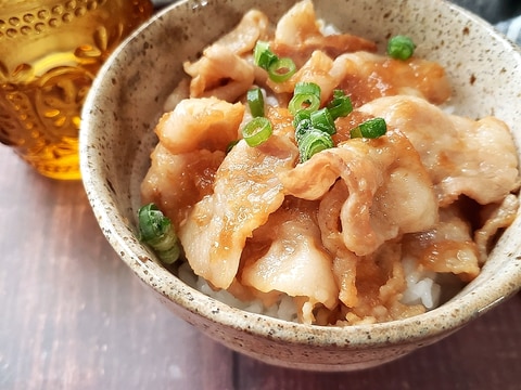 かきこみたくなる美味しさ！オニオンおろしの豚バラ丼